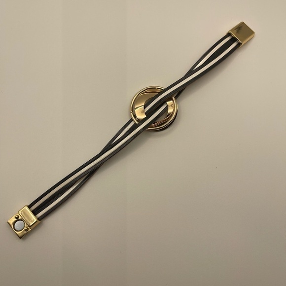 Bohemian layered leather bracelet - Picture 4 of 11